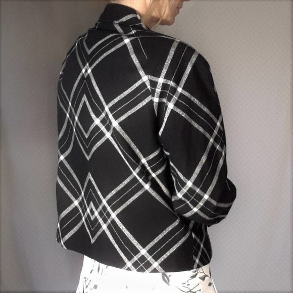 WOOL Career Jacket Black White French Styled Boxy Short Blazer Geometric Sz 8 - Picture 10 of 17